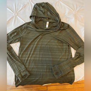 Lolë hooded long sleeve